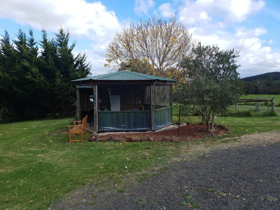 Handsome Hills Dairy Retreat Won Wron Exterior foto